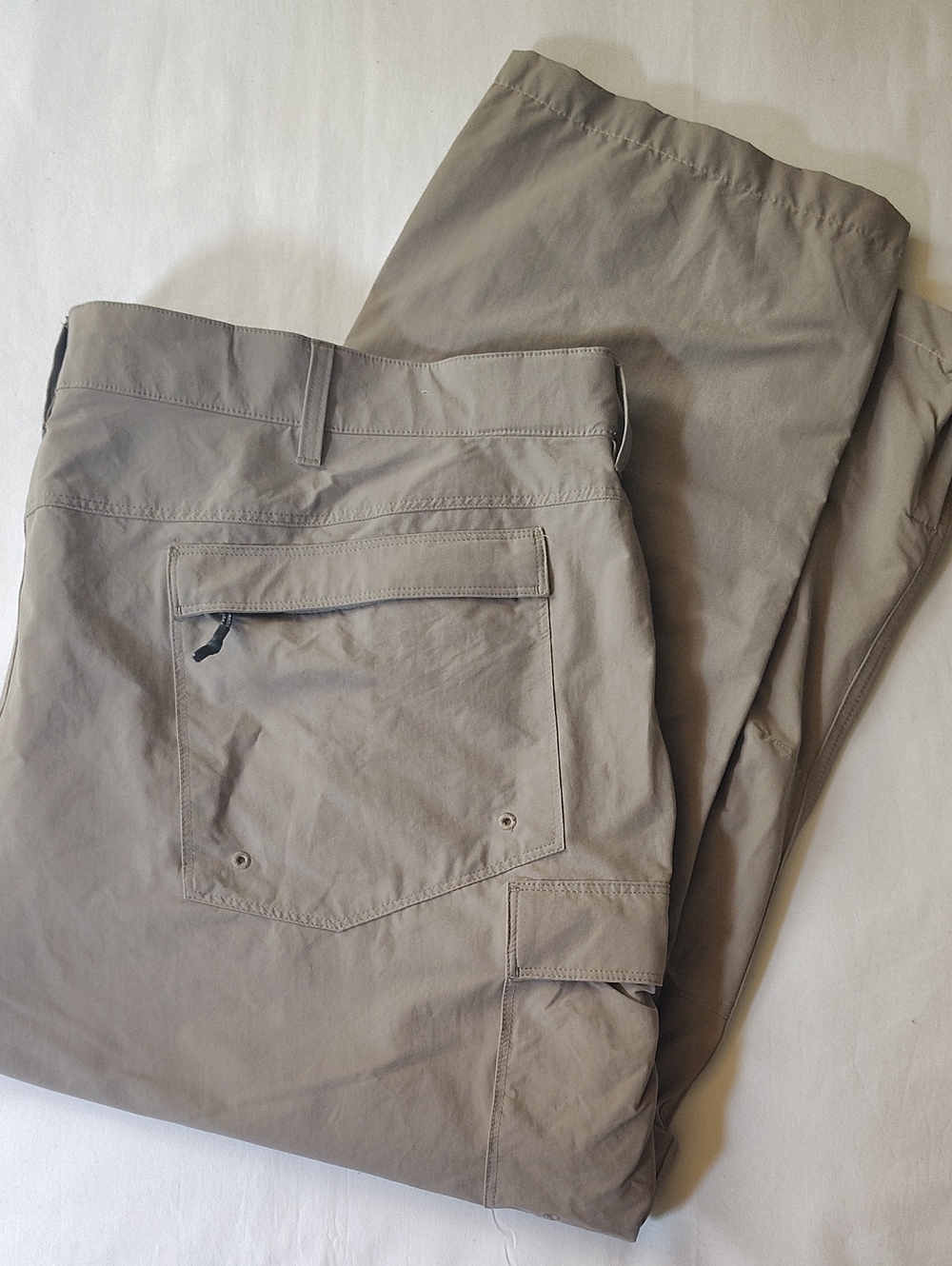 Men's World's Wide Sportsman Cargo Pants Tan 50x30 Removable, Shorts EUC Fishing